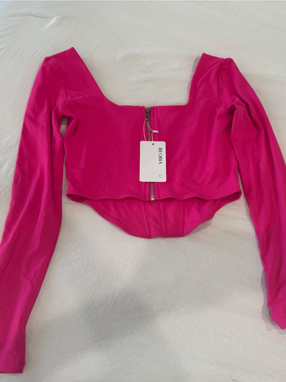 ReoRia Vibrant Fuchsia Zip-Front Long Sleeve Crop Top
